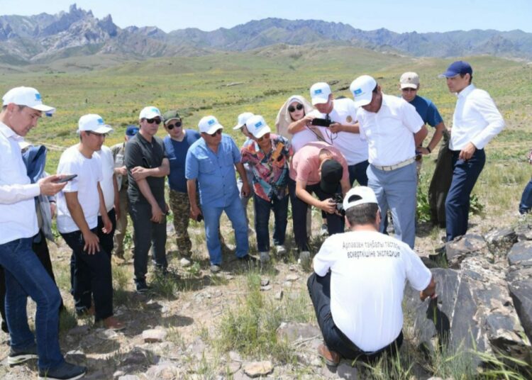 ТҮРКІСТАН: ҚР РӘМІЗДЕРІНІҢ 30 ЖЫЛДЫҒЫ ТАҢБАЛЫ ТАС МАҢЫНДА ЕРЕКШЕ АТАЛЫП ӨТТІ