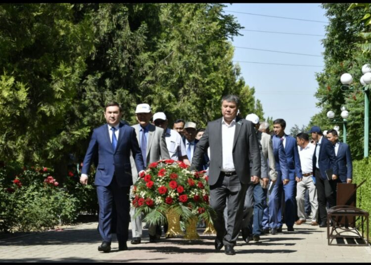 ШЫМКЕНТ ТҰРҒЫНДАРЫ САЯСИ ҚУҒЫН-СҮРГІН ҚҰРБАНДАРЫН ЕСКЕ АЛДЫ