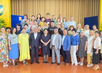 ҰСТАЗДАР ҚАУЫМЫМЕН КЕЗДЕСТІ