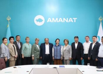 ҚОҒАМДЫҚ КЕҢЕС МҮШЕЛЕРІ ӨЗГЕРІСТІ ҚОЛДАЙДЫ