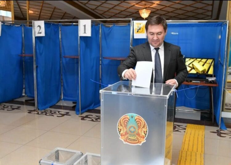 ШЫМКЕНТ ҚАЛАСЫНЫҢ ӘКІМІ ЖАЛПЫХАЛЫҚТЫҚ РЕФЕРЕНДУМДА ДАУЫС БЕРДІ