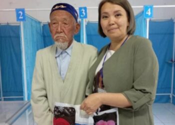 «ЫНТЫМАҚ, ҮЛГІ ІЗДЕСЕҢ, ҚАРИЯСЫ БАСШЫ ТОПҚА БАҚ!»