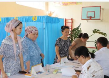 РЕФЕРЕНДУМҒА КЕНТАУ ТҰРҒЫНДАРЫ БЕЛСЕНДІ ҚАТЫСУДА