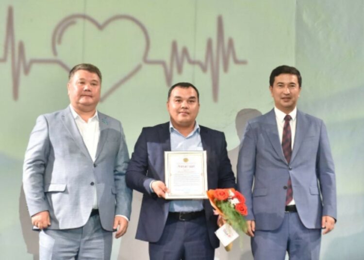 ҮЗДІК МЕДИЦИНА ҚЫЗМЕТКЕРЛЕРІ МАРАПАТТАЛДЫ