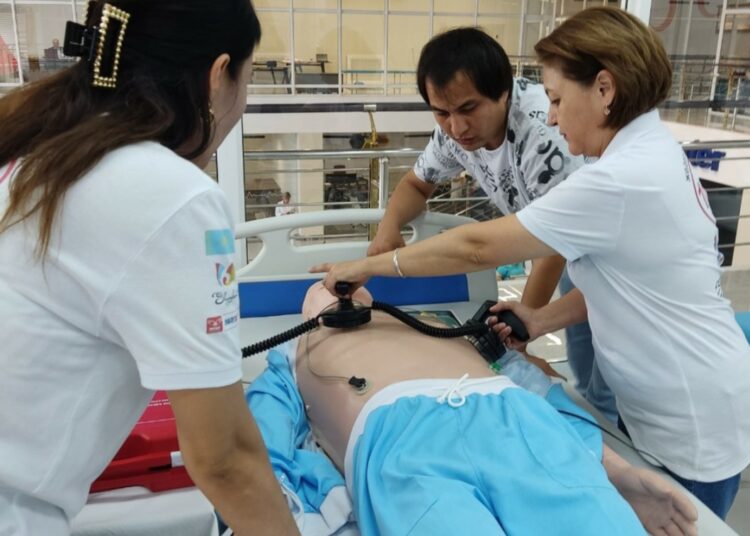 ЖУРНАЛИСТЕР СИМУЛЯЦИЯЛЫҚ ОРТАЛЫҚТЫҢ ЖҰМЫСЫМЕН ТАНЫСТЫ