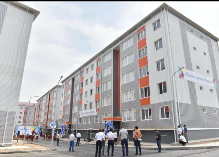 ШЫМКЕНТТЕ ЕЛОРДА КҮНІ ҚАРСАҢЫНДА КӨП БАЛАЛЫ 40 ОТБАСЫҒА ПӘТЕР КІЛТІ ТАБЫС ЕТІЛДІ