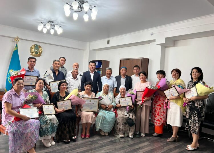 ЕҢБЕКШІ АУДАНЫНДА «МЕРЕЙЛІ ОТБАСЫ» ҰЛТТЫҚ КОНКУРСЫНЫҢ 1-ШІ КЕЗЕҢІНЕ ҚАТЫСҚАН ОТБАСЫЛАР МАРАПАТТАЛДЫ