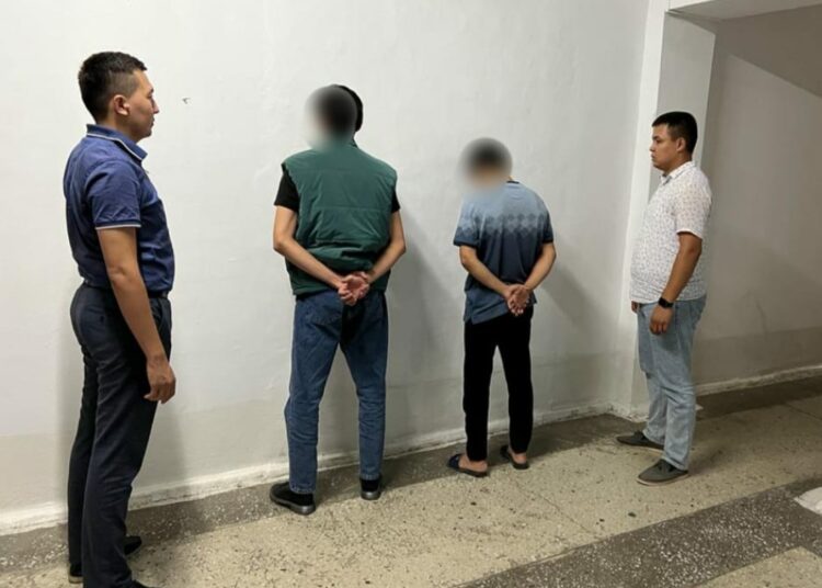 Полицейлер ойынханаға қарақшылық шабуыл жасаған жас жігіттерді ұстады