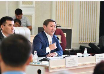 М.ӘЙТЕНОВ ЕҢБЕКШІ АУДАНЫ ТҰРҒЫНДАРЫМЕН ЕСЕПТІ КЕЗДЕСУ ӨТКІЗДІ