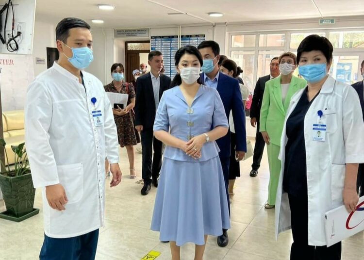 ДЕНСАУЛЫҚ САҚТАУ МИНИСТРІ ШЫМКЕНТТЕГІ МЕДИЦИНАЛЫҚ ҰЙЫМДАРДЫ АРАЛАДЫ