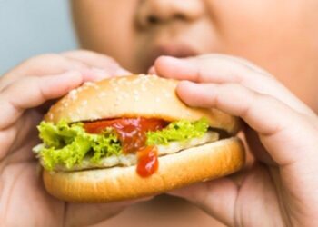 ЖАСАНДЫ ТАҒАМНАН ЖЫРАҚ ЖҮРІҢІЗ