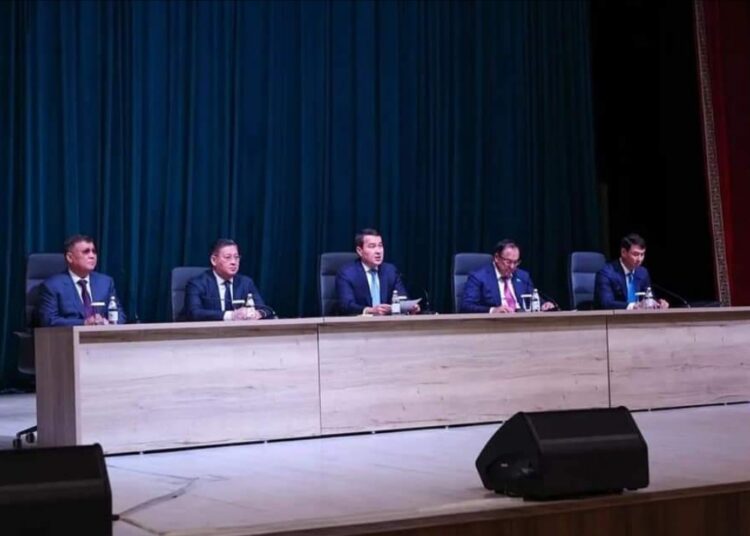 ӘЛИХАН СМАЙЫЛОВ ТҮРКІСТАН ОБЛЫСЫНЫҢ ЖАҢА ӘКІМІН ТАНЫСТЫРДЫ