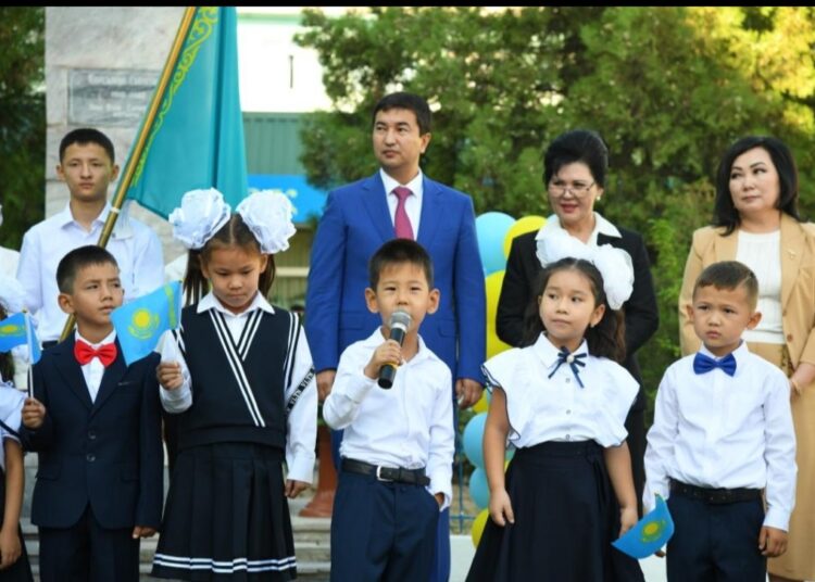 МЕКТЕПТЕРДЕ АЛҒАШҚЫ ҚОҢЫРАУ СОҒЫЛДЫ