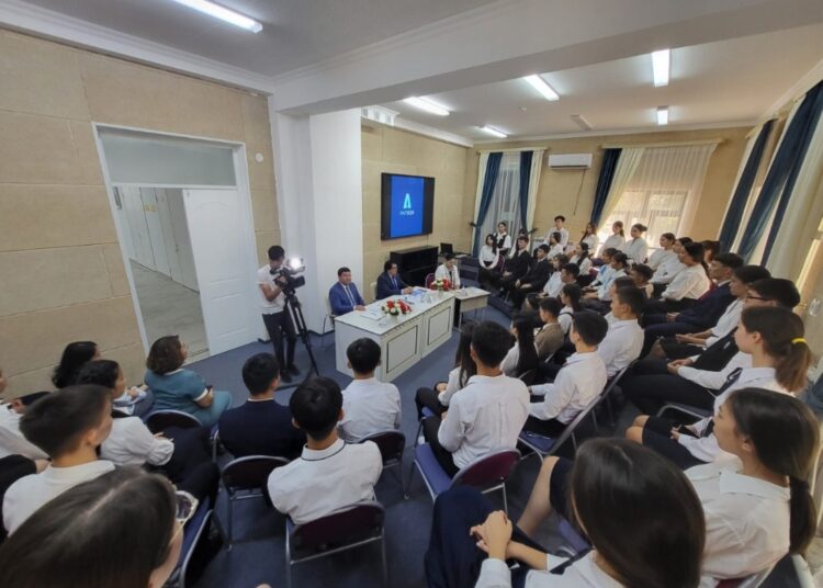 Шымкент мектептерінде «адалдық сағаты» өтті