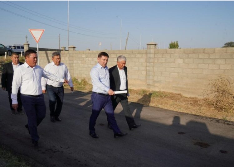 АЛТЫНТӨБЕДЕ АСФАЛЬТ ТӨСЕУ ЖҰМЫСТАРЫ ЖАЛҒАСУДА