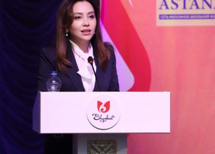 ІСКЕР ӘЙЕЛ — ҚОҒАМ ТІРЕГІ