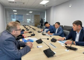 БАШҚҰРСТАНДЫҚ ПРОФЕССОР ТҮРКІСТАНДА КӨЗ КЛИНИКАСЫН АШПАҚ