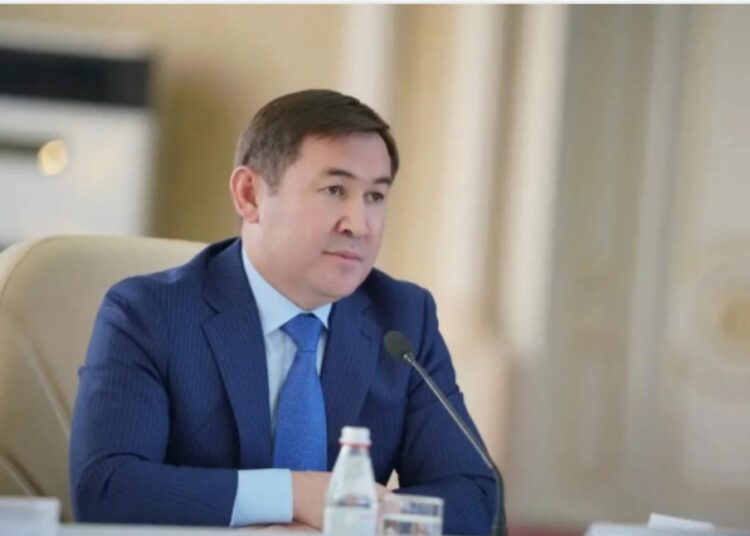 ХАЛЫҚТЫҢ БІРІНШІ КЕЗЕКТЕГІ МӘСЕЛЕСІН ШЕШУ — БАСТЫ МІНДЕТ