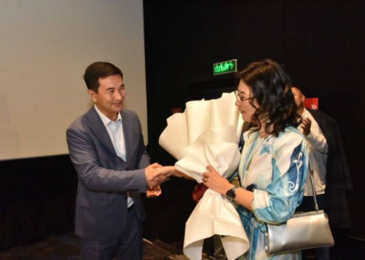 АҢЫЗҒА АЙНАЛҒАН «ДОС-МҰҚАСАН» ТОБЫ ТУРАЛЫ КӨРКЕМ ФИЛЬМ КӨРЕРМЕН КӨҢІЛІНЕН ШЫҚТЫ