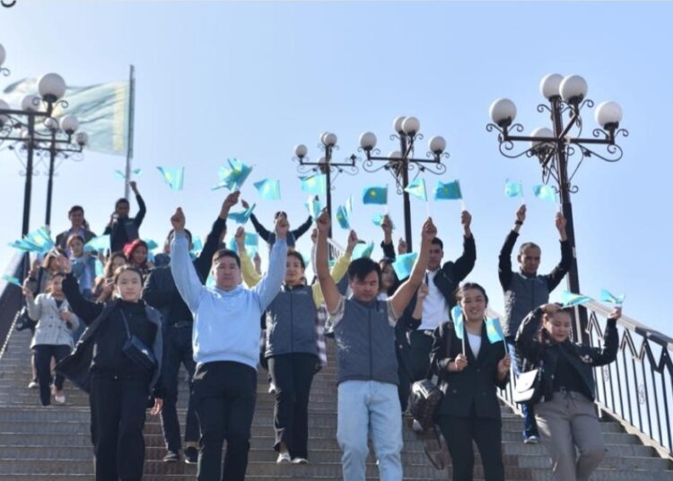 МОЛОДЕЖЬ ШЫМКЕНТА ПРИНЯЛА УЧАСТИЕ В АКЦИИ «Я ЛЮБЛЮ СВОЮ СТРАНУ»