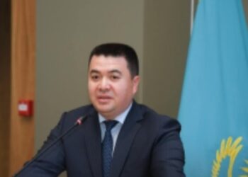 ТҮРКІСТАН ОБЛЫСЫНЫҢ ДЕНСАУЛЫҚ САҚТАУ САЛАСЫНЫҢ АРДАГЕРЛЕРІНЕ ҚҰРМЕТ КӨРСЕТІЛДІ