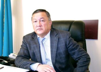 АЛДЫМЫЗДА ПРЕЗИДЕНТПЕН БІРГЕ ЕҢСЕРЕР ҮЛКЕН МІНДЕТТЕР ТҰР