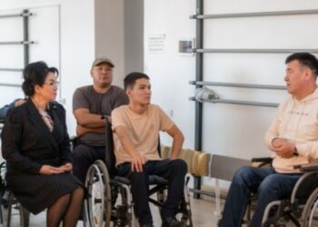 САЛТАНАТ ТҰРСЫНБЕКОВА ТҮРКІСТАН ҚАЛАСЫНЫҢ ТҰРҒЫНДАРЫМЕН КЕЗДЕСТІ