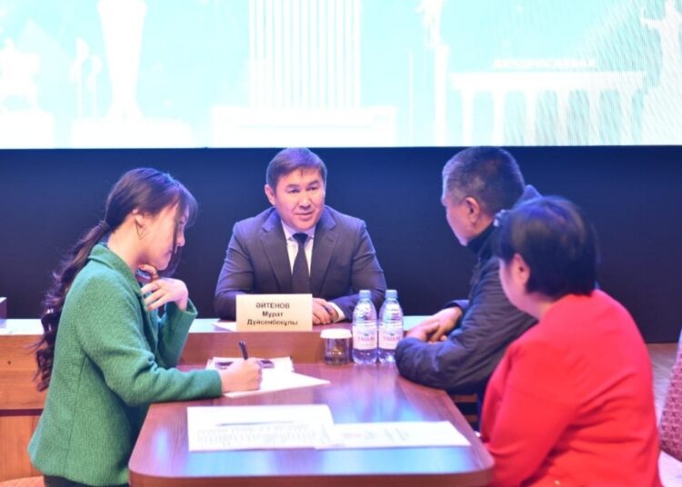 ШЫМКЕНТ ҚАЛАСЫНЫҢ ӘКІМІ «ЗАҢ КЕРУЕНІ» АКЦИЯСЫНЫҢ АЯСЫНДА АЗАМАТТАРДЫ ҚАБЫЛДАДЫ