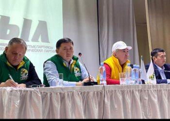 ЖИГУЛИ ДАЙРАБАЕВ «ЕРНАР» ШАРУА ҚОЖАЛЫҒЫНЫҢ ҰЖЫМЫМЕН КЕЗДЕСТІ