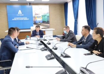 Теміржол арқылы жүк тасымалдау саласындағы сыбайлас жемқорлық тәуекелдері кәсіпкерлермен талқыланды