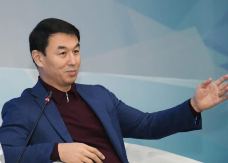 Түркістан облысының әкімі Дархан Сатыбалды өңір жастарымен кездесті