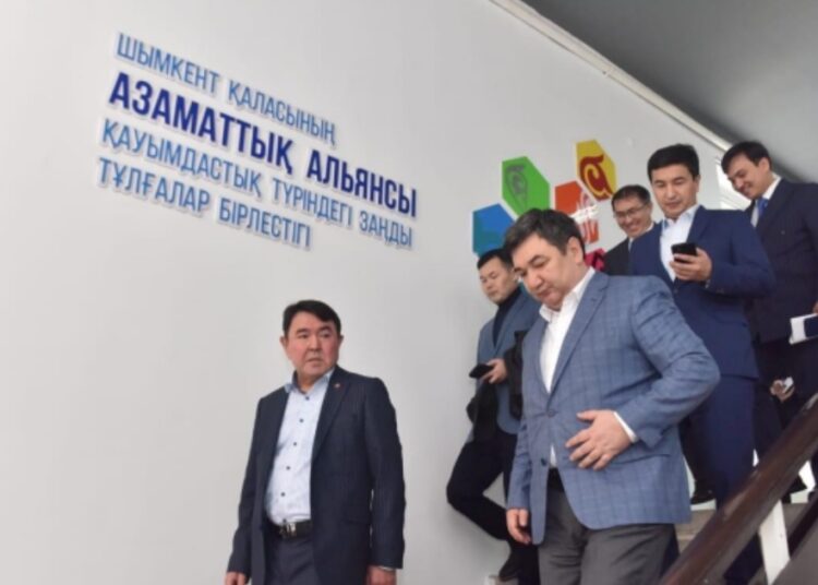 МИНИСТР АЗАМАТТЫҚ РЕСУРСТЫҚ ОРТАЛЫҒЫНЫҢ ЖҰМЫСЫМЕН ТАНЫСТЫ