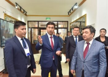 МИНИСТР ШЫМКЕНТТІҢ ЖАСТАР РЕСУРСТЫҚ ОРТАЛЫҒЫНЫҢ ЖҰМЫСЫНА ОҢ БАҒАСЫН БЕРДІ