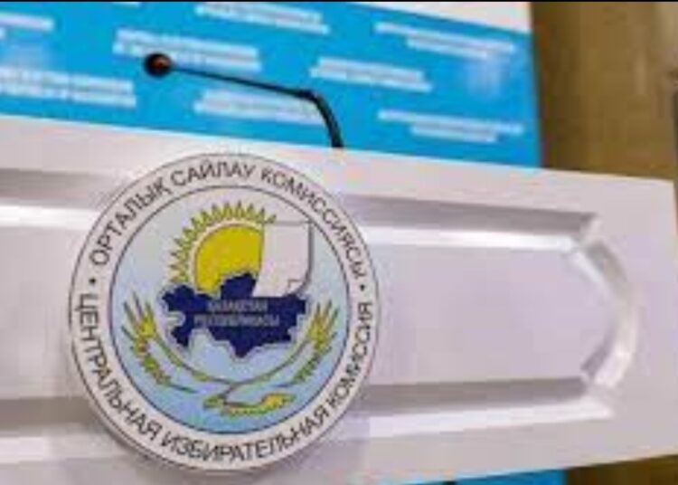 ОСК екі шетелдіктен халықаралық байқаушы куәлігін қайтарып алды