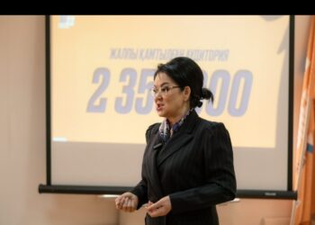 САЛТАНАТ ТҰРСЫНБЕКОВА ҚОСТАНАЙДА ҚҰҚЫҚ ҚОРҒАУШЫЛАРМЕН ЖӘНЕ ЗАҢГЕРЛЕРМЕН КЕЗДЕСТІ