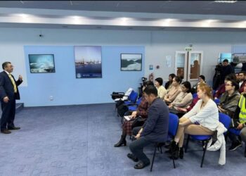 МЕЙРАМ ҚАЖЫКЕН АҚТАУДАҒЫ ТЕҢІЗ САУДА ПОРТЫНЫҢ ҚЫЗМЕТКЕРЛЕРІМЕН КЕЗДЕСУ ӨТКІЗДІ