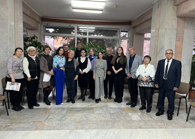 САЛТАНАТ ТҰРСЫНБЕКОВА ӨСКЕМЕН ҚАЛАСЫНЫҢ ТҰРҒЫНДАРЫМЕН КЕЗДЕСТІ