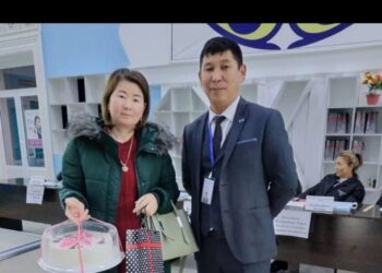 КЕНТАУДА КӨПБАЛАЛЫ АНА ТУҒАН КҮНІНДЕ ДАУЫС БЕРІП, СЫЙЛЫҚ АЛДЫ