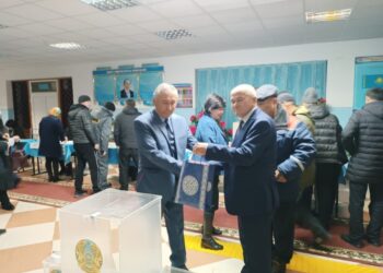 ТҮРКІСТАН: СОЗАҚТЫҚ ТҰРҒЫН МЕРЕЙЛІ 63 ЖАСЫН САЙЛАУ УЧАСКЕСІНДЕ ҚАРСЫ АЛДЫ