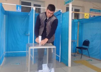 САЙРАМ: БОКСТАН ӘСКЕРИЛЕР АРАСЫНДА ӘЛЕМ ЧЕМПИОНЫ АБЗАЛ ҚҰТТЫБЕКОВ ӨЗ ДАУЫСЫН БЕРДІ