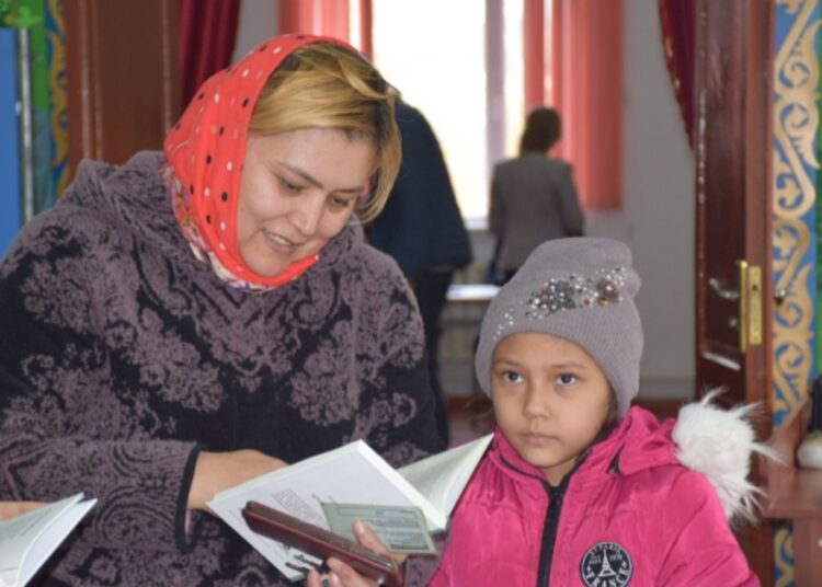 ТҮРКІСТАНДАҒЫ КІТАП ДҮКЕНІ САЙЛАУШЫЛАРҒА ӘДЕБИЕТ ТУЫНДЫЛАРЫН ҰСЫНДЫ