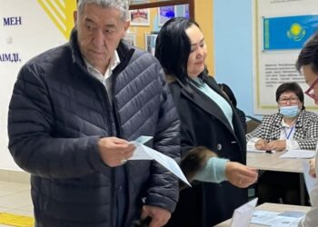 «ҮЗДІК ЕҢБЕК ӘУЛЕТІ» ДАУЫС БЕРУГЕ КЕЛДІ