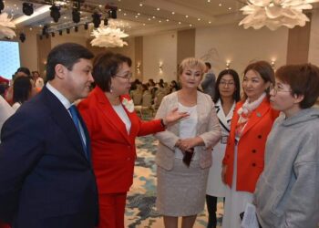 ТҮРКІСТАНДА «ЕҢБЕГІ ЖАНҒАН АРУЛАР» АТТЫ ІСКЕР ӘЙЕЛДЕР ФОРУМЫ ӨТТІ