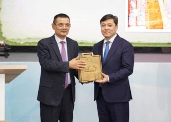 ТҮРКІСТАНДА «ЯСАУИ АНТОЛОГИЯСЫ» КІТАПТАР ЖИНАҒЫНЫҢ ТҰСАУКЕСЕРІ ӨТТІ