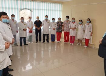 КЕЛЕС АУДАНЫНЫҢ ӘКІМІ АУРУХАНАДАҒЫ БАЛАЛАРМЕН КЕЗДЕСТІ