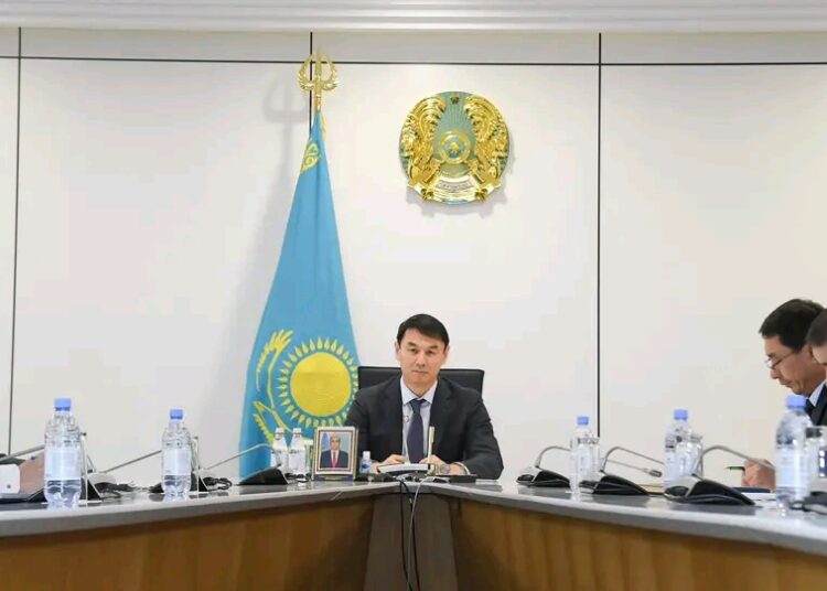 ТҮРКІСТАН: ДАРХАН САТЫБАЛДЫ ТҰРҒЫНДАРДЫҢ ӨТІНІШТЕРІ БОЙЫНША ҚАБЫЛДАУ ӨТКІЗДІ