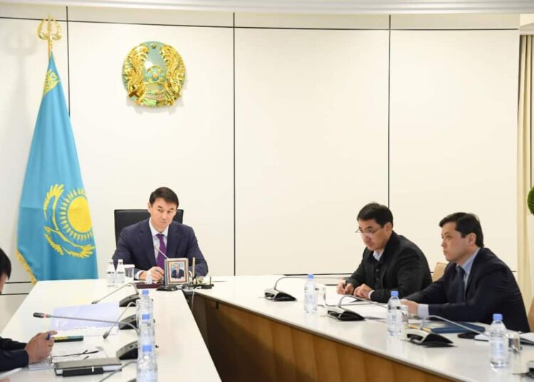 ТҮРКІСТАН: ДАРХАН САТЫБАЛДЫ ЭЛЕКТР ЖЕЛІЛЕРІН ҚАЛПЫНА КЕЛТІРУ ЖҰМЫСТАРЫН КҮШЕЙТУДІ ТАПСЫРДЫ