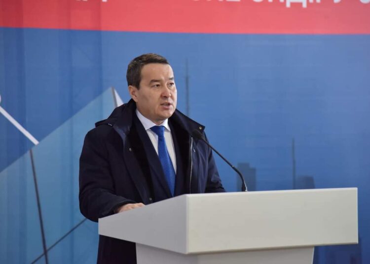 ҚР Премьер-Министрі Әлихан Смайылов Шымкентте шыны конструкцияларын өңдеу және өндіру зауытын іске қосу рәсіміне қатысты