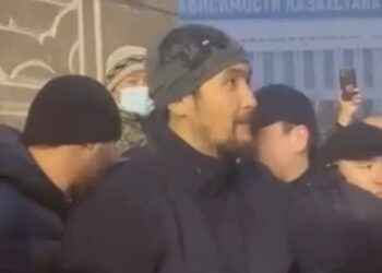 ДИКИЙ АРМАН» БЕЙБІТ ТҰРҒЫНДАРДЫ ҚОНАҚҮЙЛЕРДІҢ ПАРКИНГІНДЕ КҮШПЕН ҰСТАҒАН – БАС ПРОКУРОР