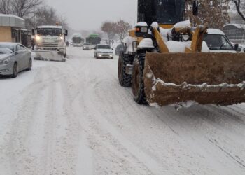 ЕҢБЕКШІ АУДАНЫ: БІРІНШІ КЕЗЕКТЕ ОРТАЛЫҚ КӨШЕЛЕР ТАЗАЛАНУДА